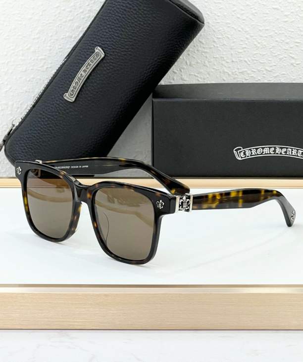 Picture of Chrome Hearts Sunglasses _SKUfw68374094fw